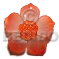 Graduated red 40mm hammershell flower