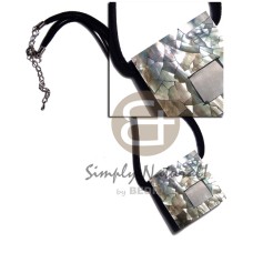 45mmx45mm blacklip shell cracking